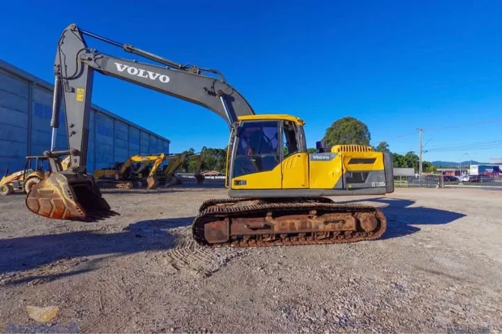 Escavadeira Volvo EC 220DL - Menor Valor do Mercado