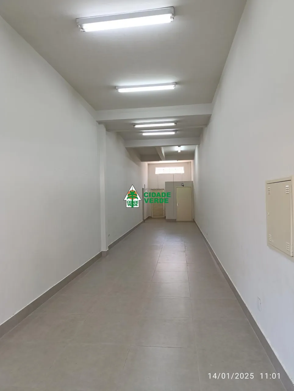 Sala para alugar em Maringá, Zona 01, com 67 m²
