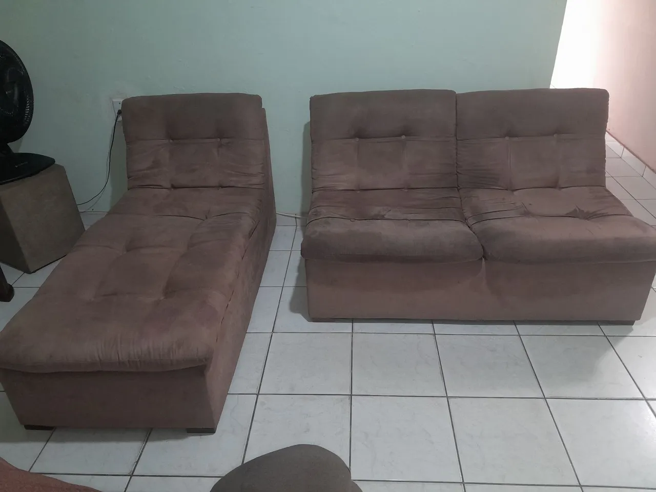 Conjunto de Sofá e Chaise em Tecido Aconchegante