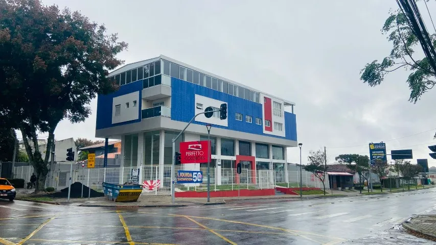 Imóvel comercial para locação, com área construída de 687,00m, no Bacacheri