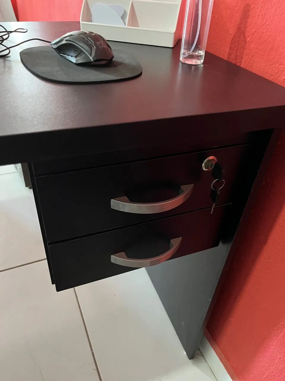 Mesa de escritório- praticamente nova - Foto 2