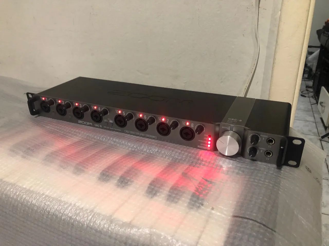Interface de áudio Zoom UAC-8 USB 3.0 p/ PC e Mac - Extremamente baixa latência de áudio. - Foto 4