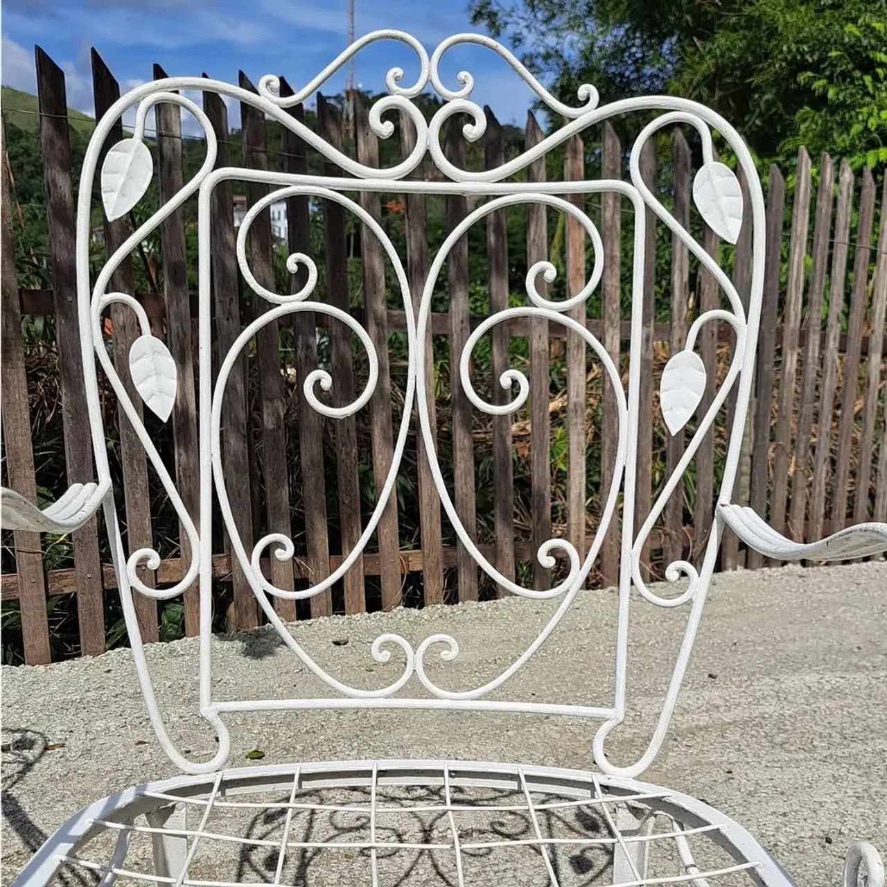 Conjunto mesa/cadeiras modelo folhinha 64596065966721122