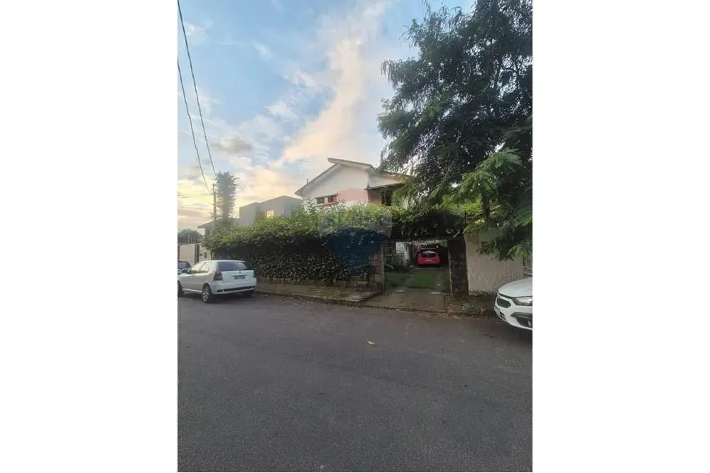 CASA COM PONTO COMERCIAL