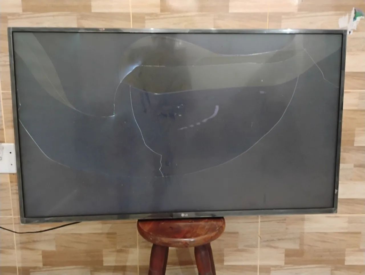 Smart tv para retirar pecas