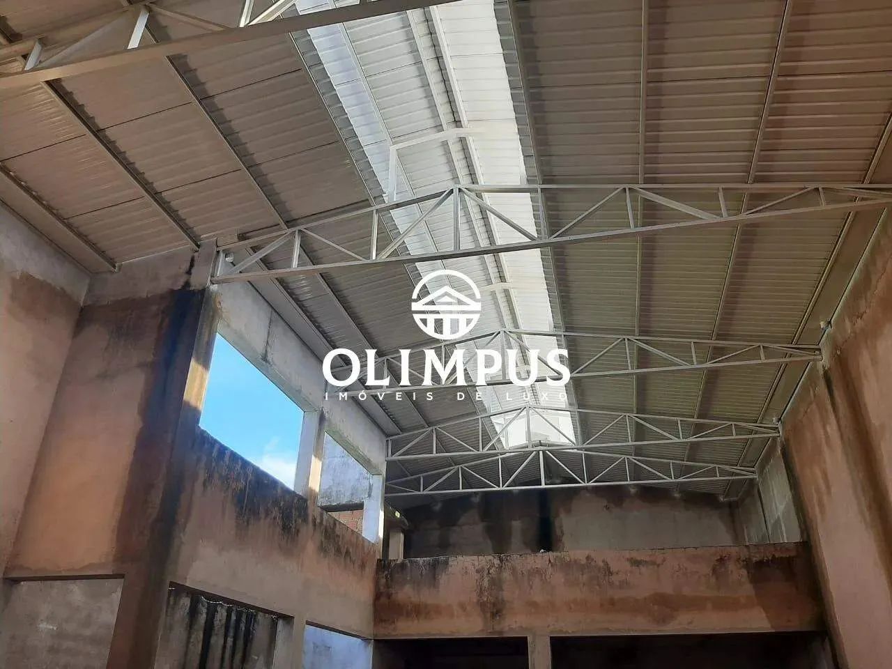 Galpão em construção em ótima localização.
