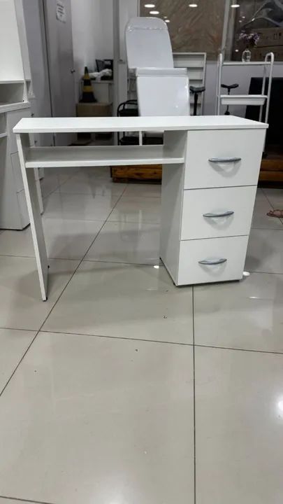 Mesa MDF com gaveteiro 1,00x35x75