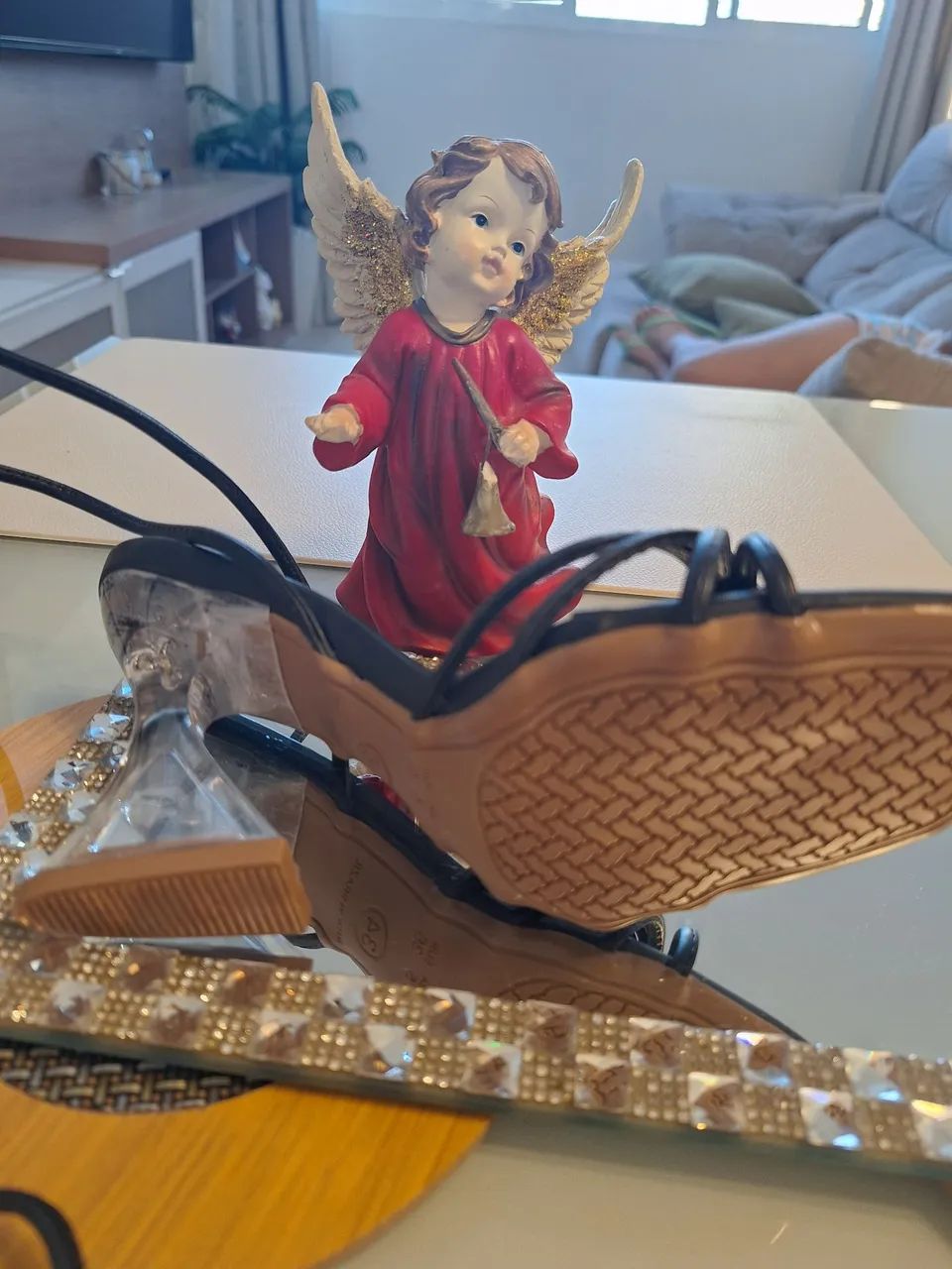 Sandalia nova  de amarração preta e branca  - Foto 5