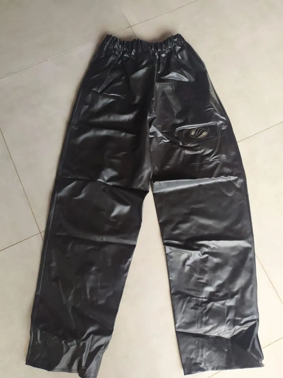 Calça Impermeável Preta Alba