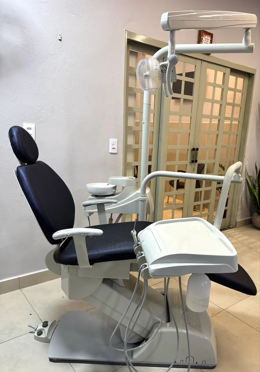 Consultório odontológico completo. (Cadeira, autoclave e compressor)