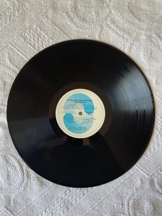 Disco de vinil - Trio Irakitan - 20 Boleros Inesquecíveis (autografado) - Foto 3
