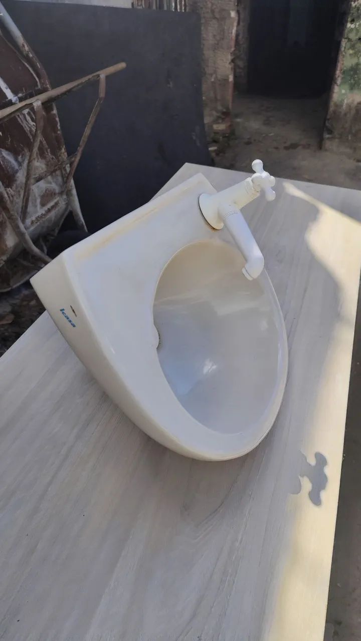 Bathroom Sink64872568909441121