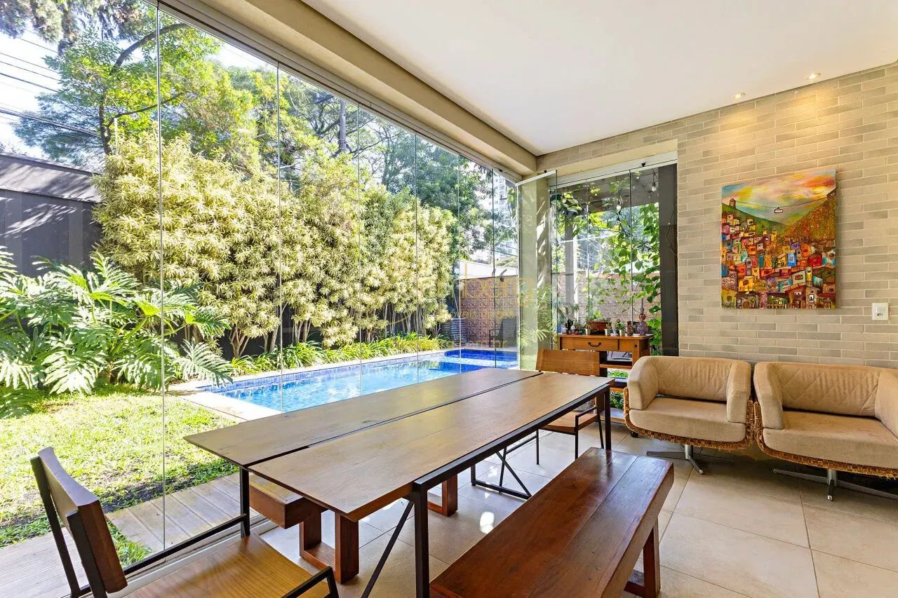 Excelente casa de condomínio no Alto da Boa Vista com piscina e churrasqueira