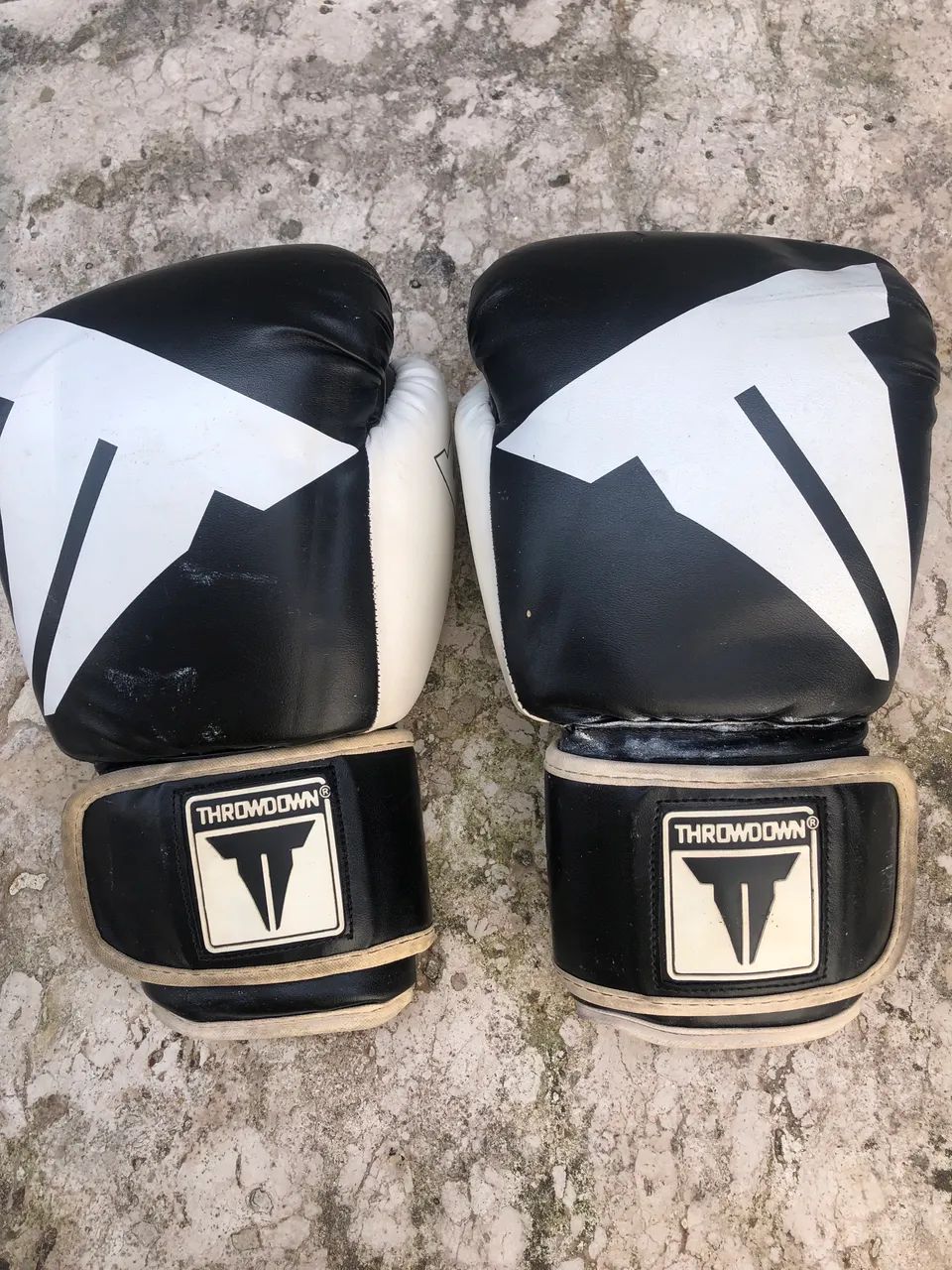 Luvas de Boxe Throwdown - 14 OZ