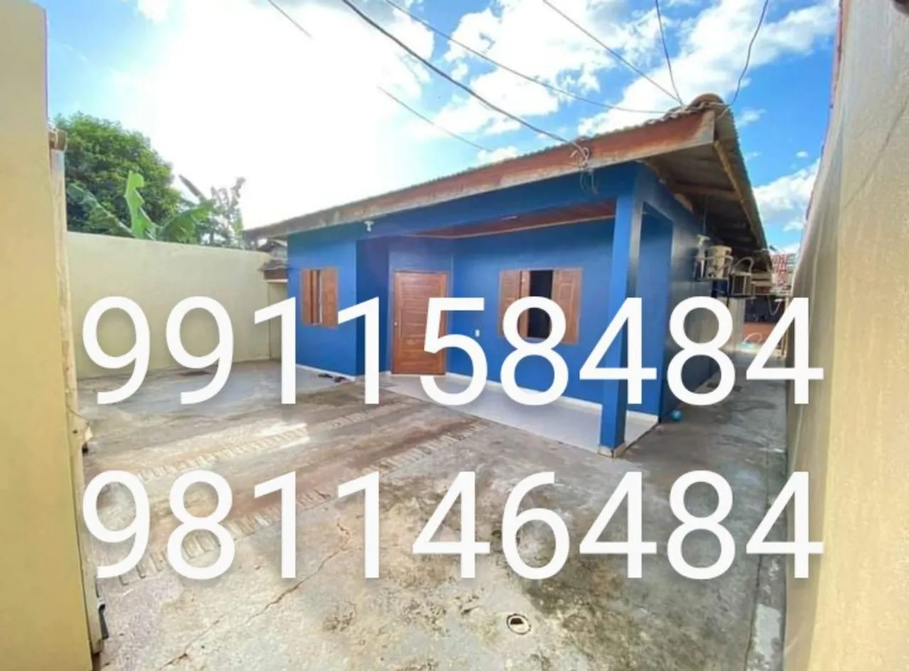 Casa com piscina grande, área de lazer coberta, churrasqueira com balcão em granito e pia!