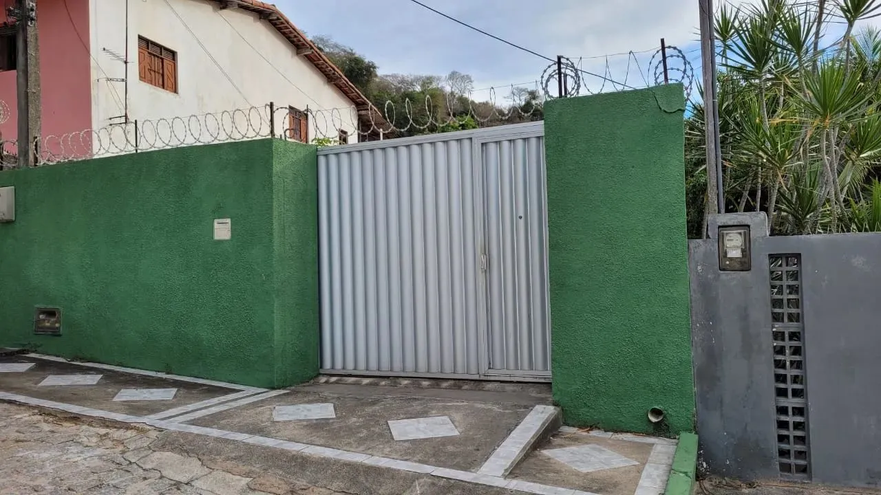 Oportunidade!! 02 Casas Com Localização Privilegiada Nova Descoberta