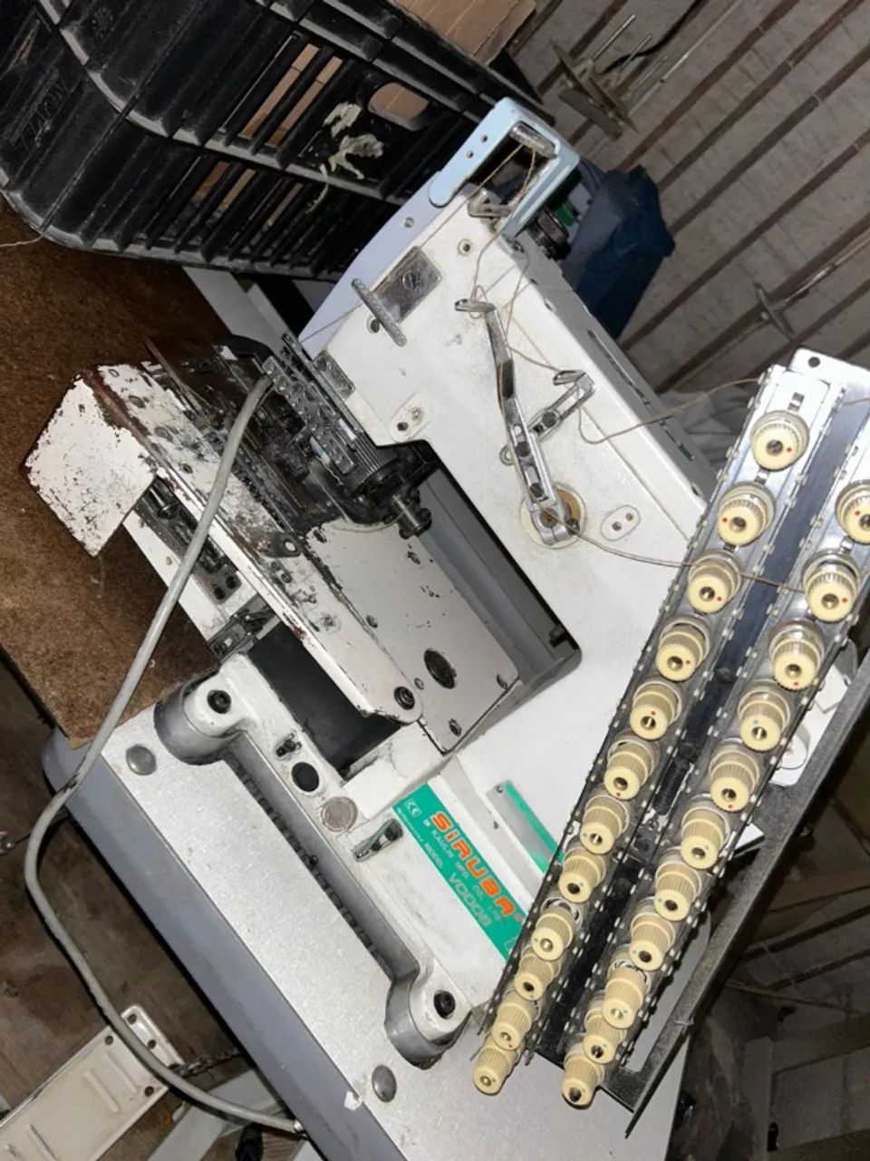 MÁQUINA DE COSTURA 18 AGULHAS