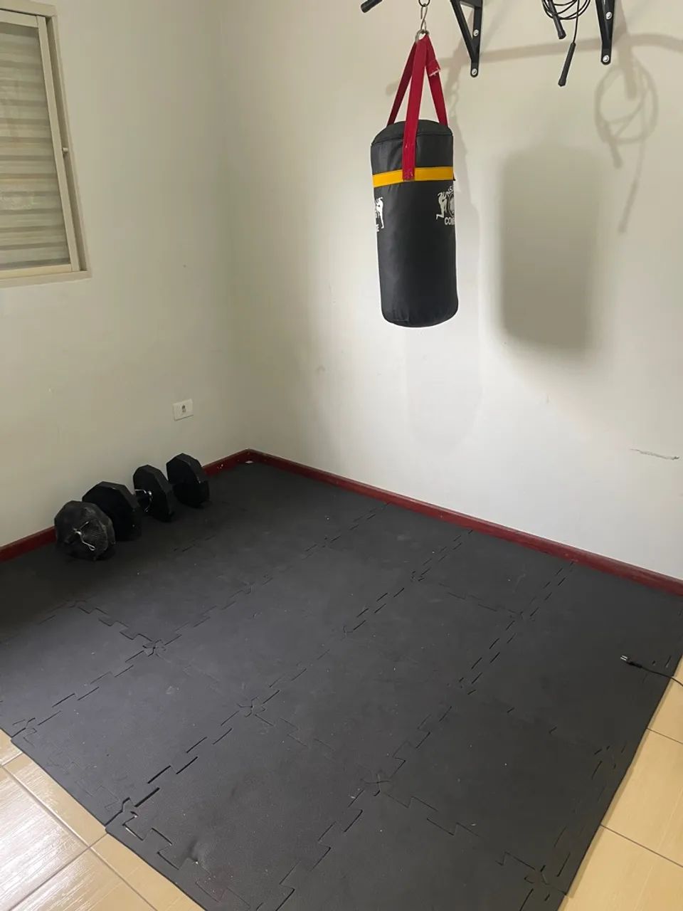 Kit Academia Completo - Tatame, Saco de Pancada e Halteres