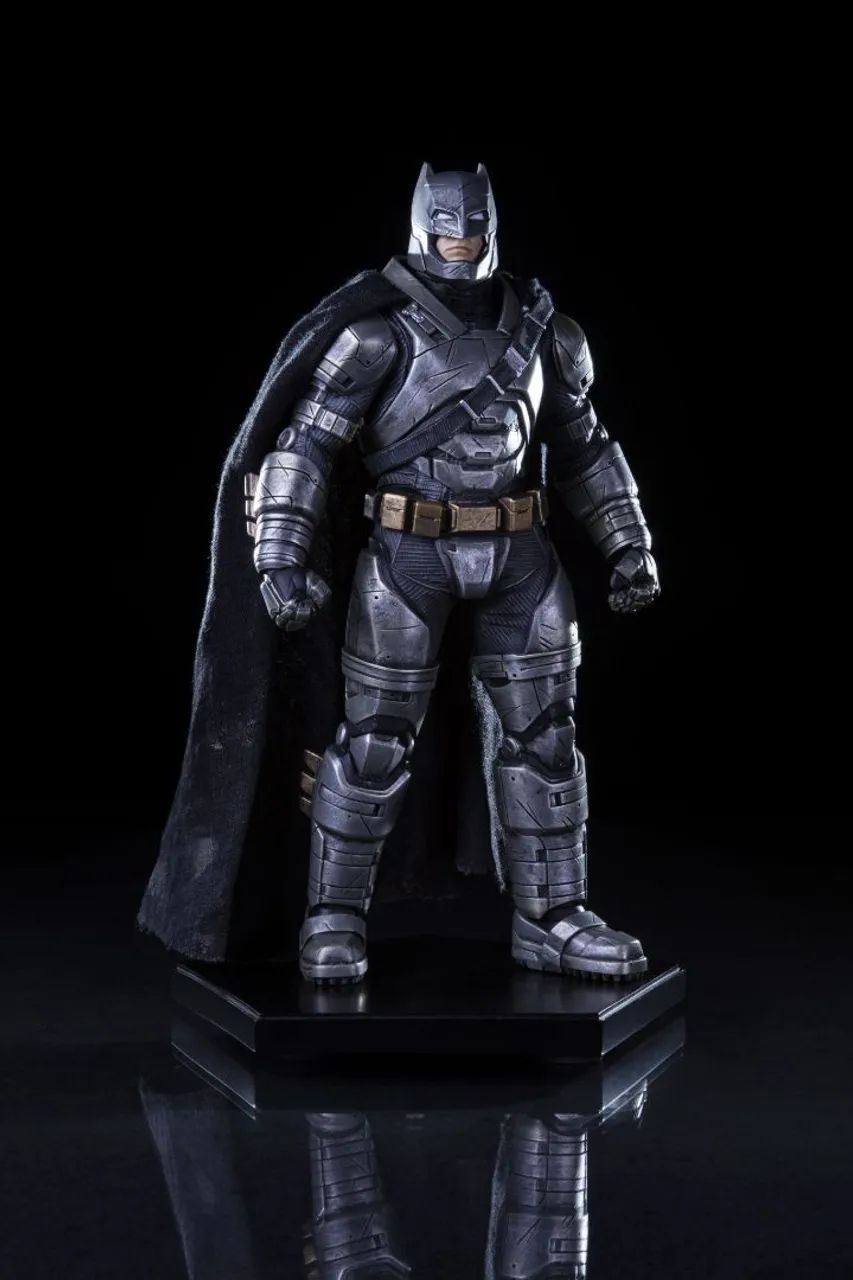 Iron Studios BVSArmored Batman 1/10peça nova Batman vs Superman  - Foto 3