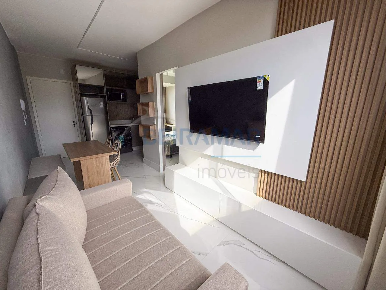 Apartamento/Kitnet Térrea Reformada com Alto Padrão no Sudoeste 30m² à venda no Ed. Carti