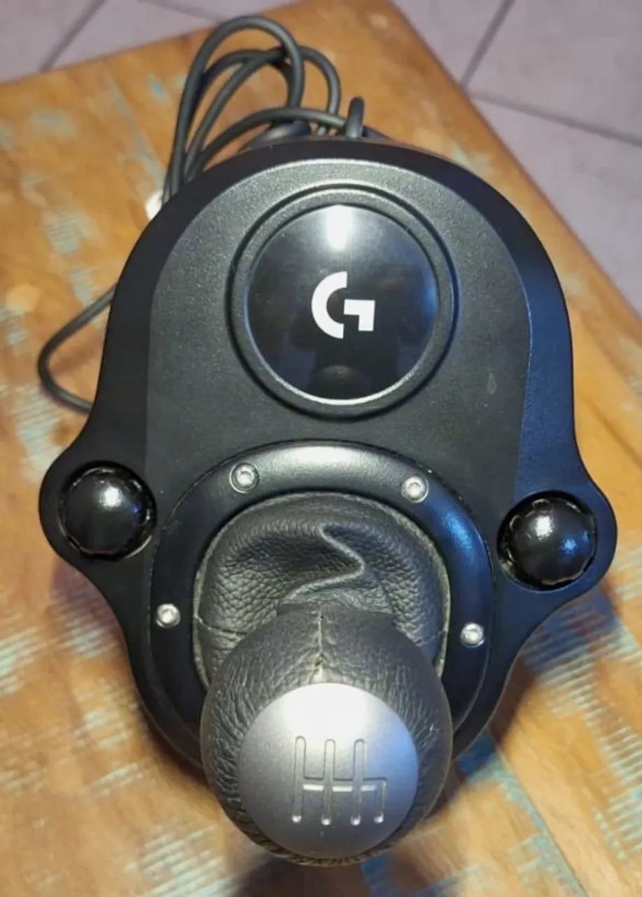 Câmbio Logitech G Driving Force. Compatível com Volantes Logitech G923 ...