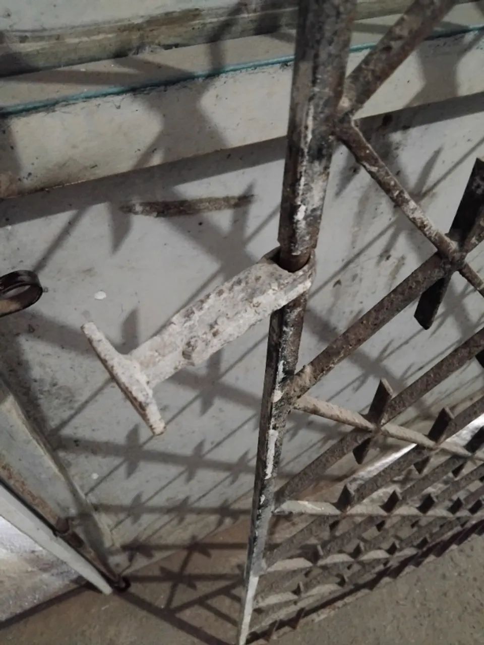 Portão de ferro reforçado - 1m de largura x 2,12cm de altura. - Foto 4