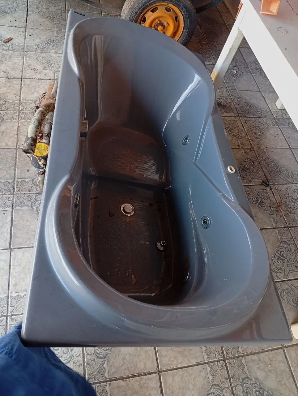 Vende-se Banheira de Hidromassagem Com motor