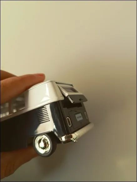 Carro Colecionável / Miniatura - Volkswagen Kombi (Novo - Original) - Foto 4