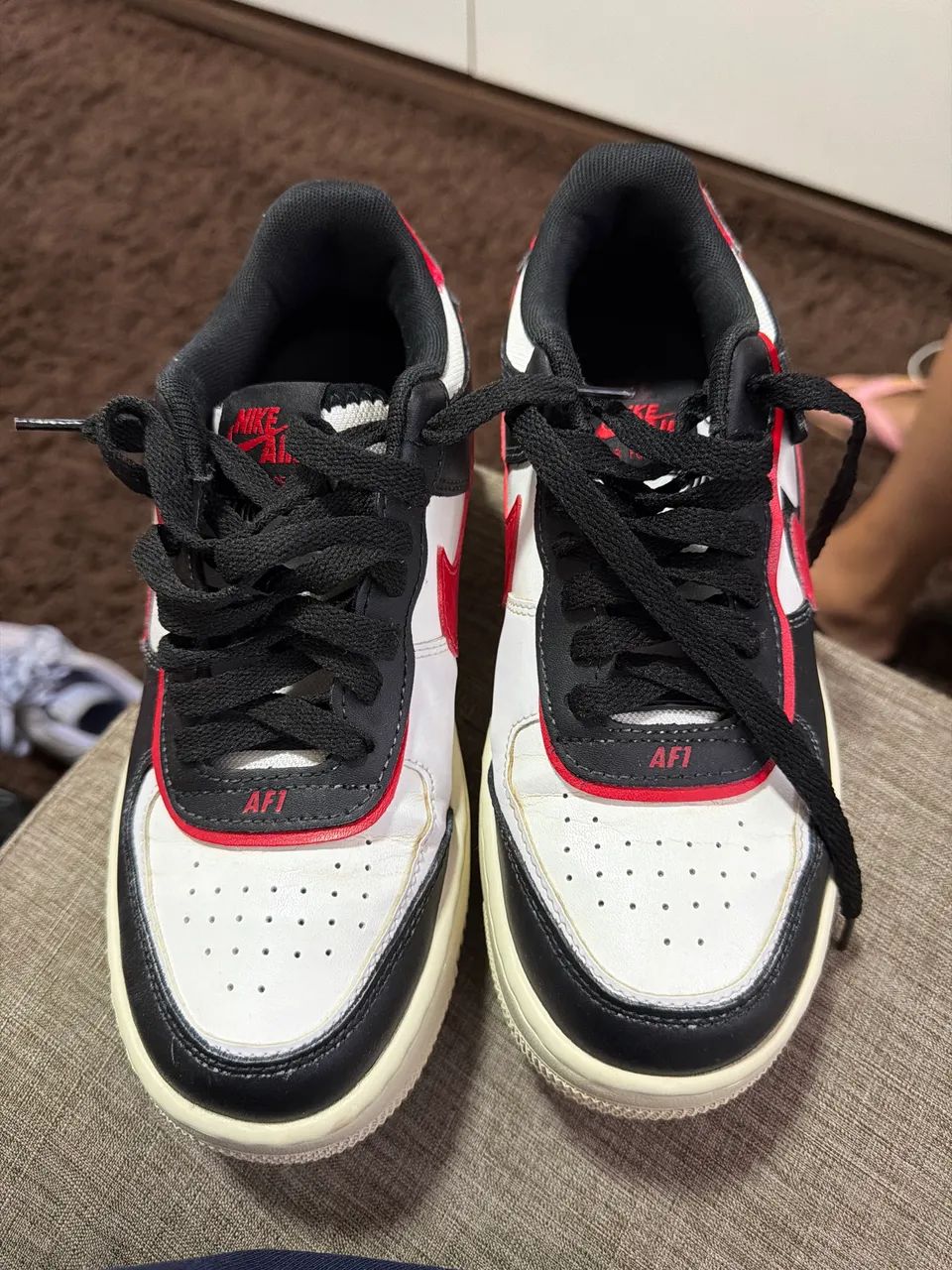 TÊNIS NIKE AIR FORCE VERMELHO E PRETO - Foto 2