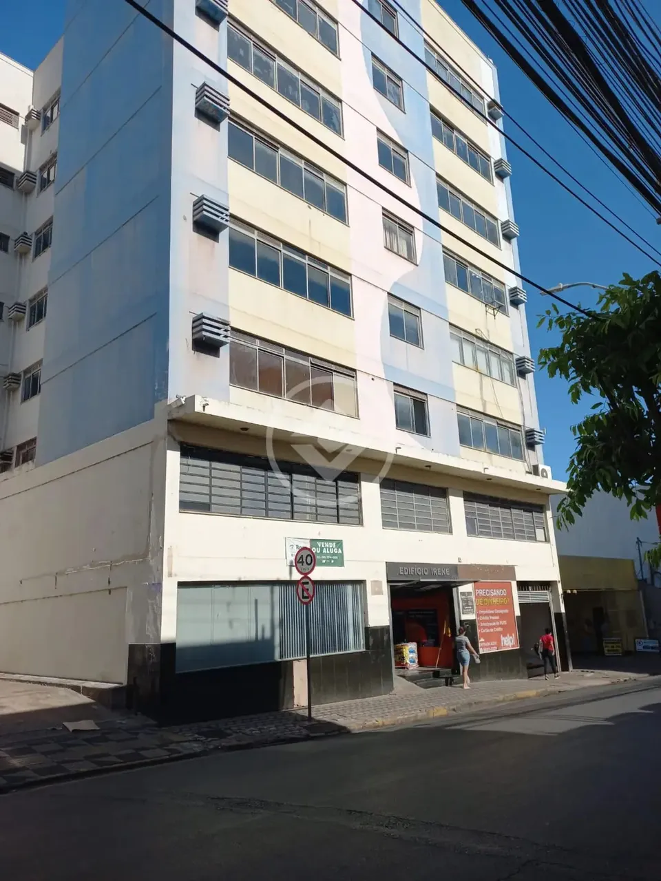 VENDE-SE PREDIO COMERCIAL CENTRO CUIABA COM 54 SALAS 7 LOJAS 18 VAGAS DE GARAGEM 4 SALAS E
