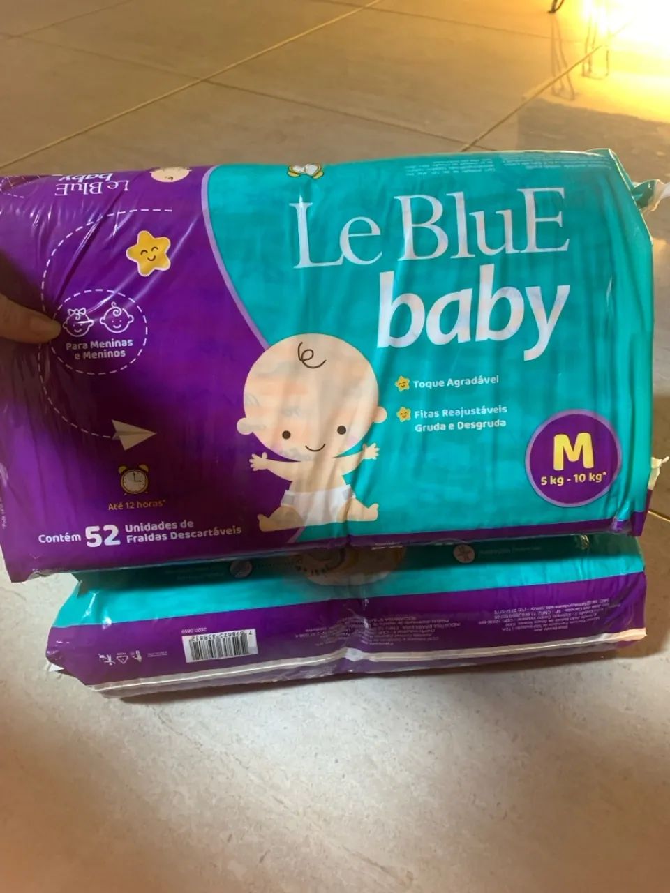 Duas Fraldas Le Blue Baby Tamanho M - Pacote com 52 unidades