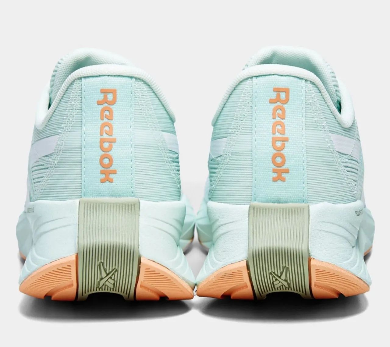 Tênis da Reebok Energen Tech Plus tamanho 34 original  - Foto 3