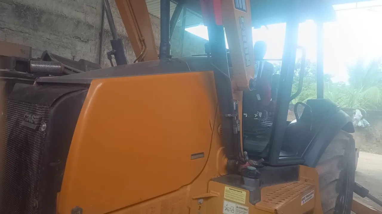 Retroescavadeira CASE 580N 2015 4x4 - Foto 4