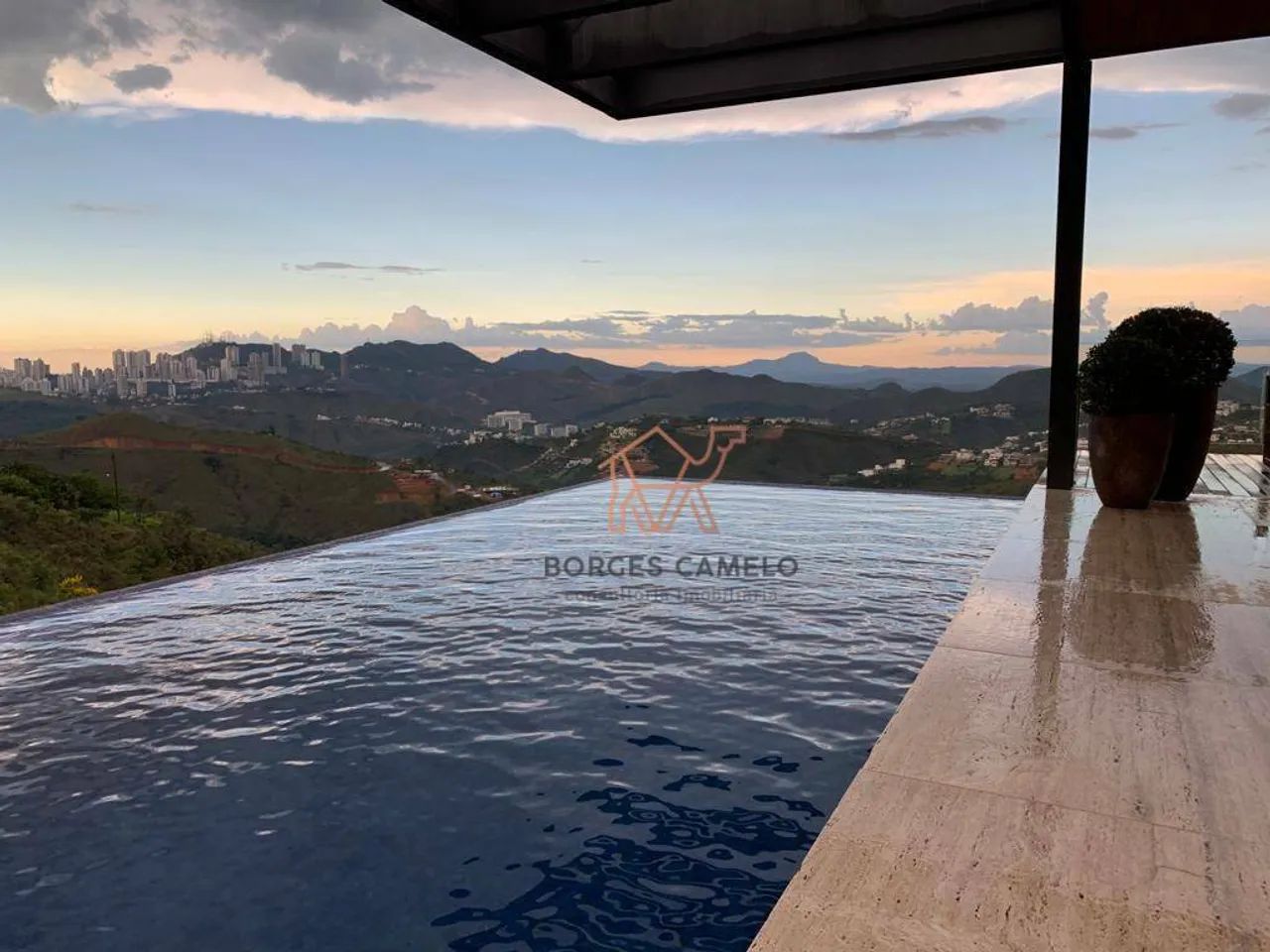 Casa com 4 dormitórios à venda, 650 m² por R$ 9.300.000,00 - Vila Alpina - Nova Lima/MG