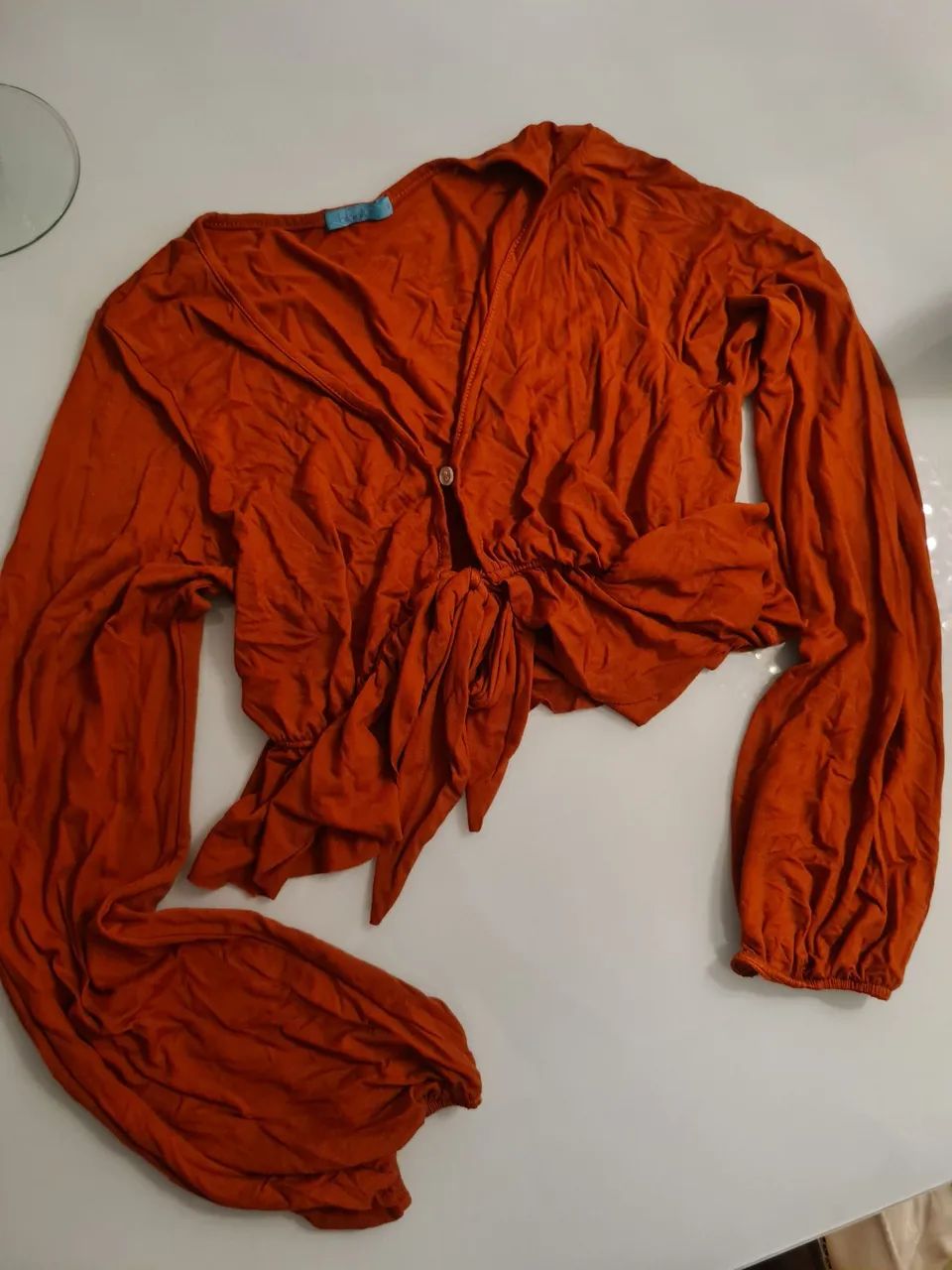 Cropped boho marrom tijolo com amarração e babado blank - Foto 2