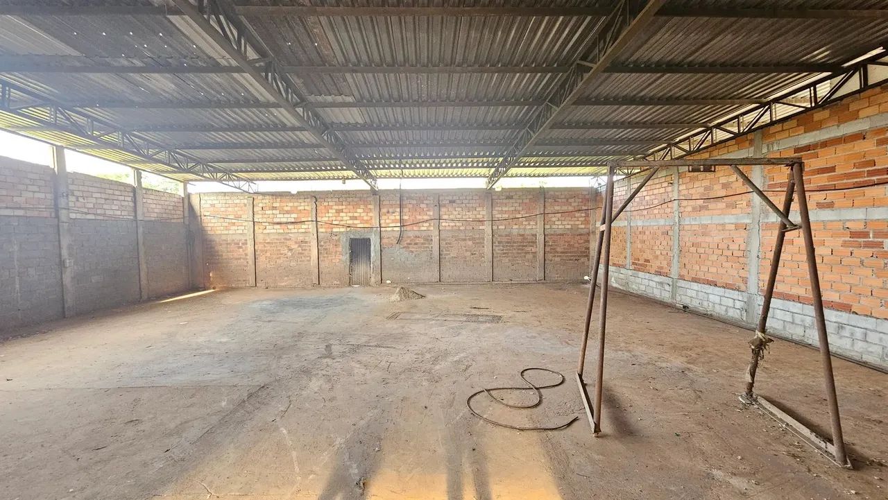 Imóvel para aluguel com 660 metros quadrados em Parque Oeste Industrial - Goiânia - GO