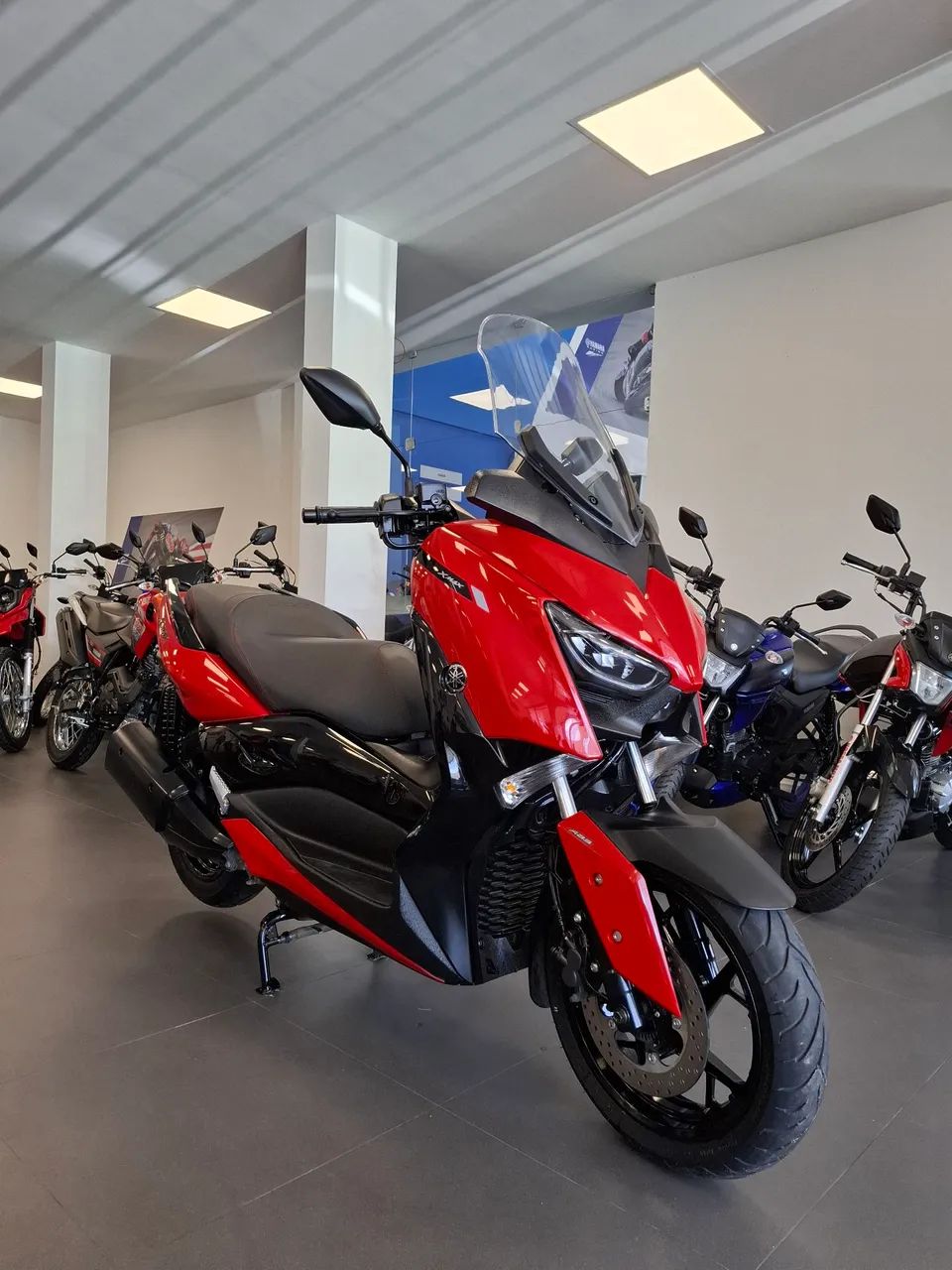 XMAX 250 ABS !!! Já emplacada 2025!!! 3 anos de garantia!!! - Foto 3