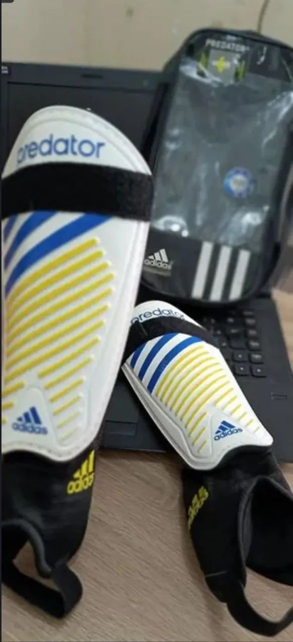 Canelheiras Adidas Predator - Foto 2