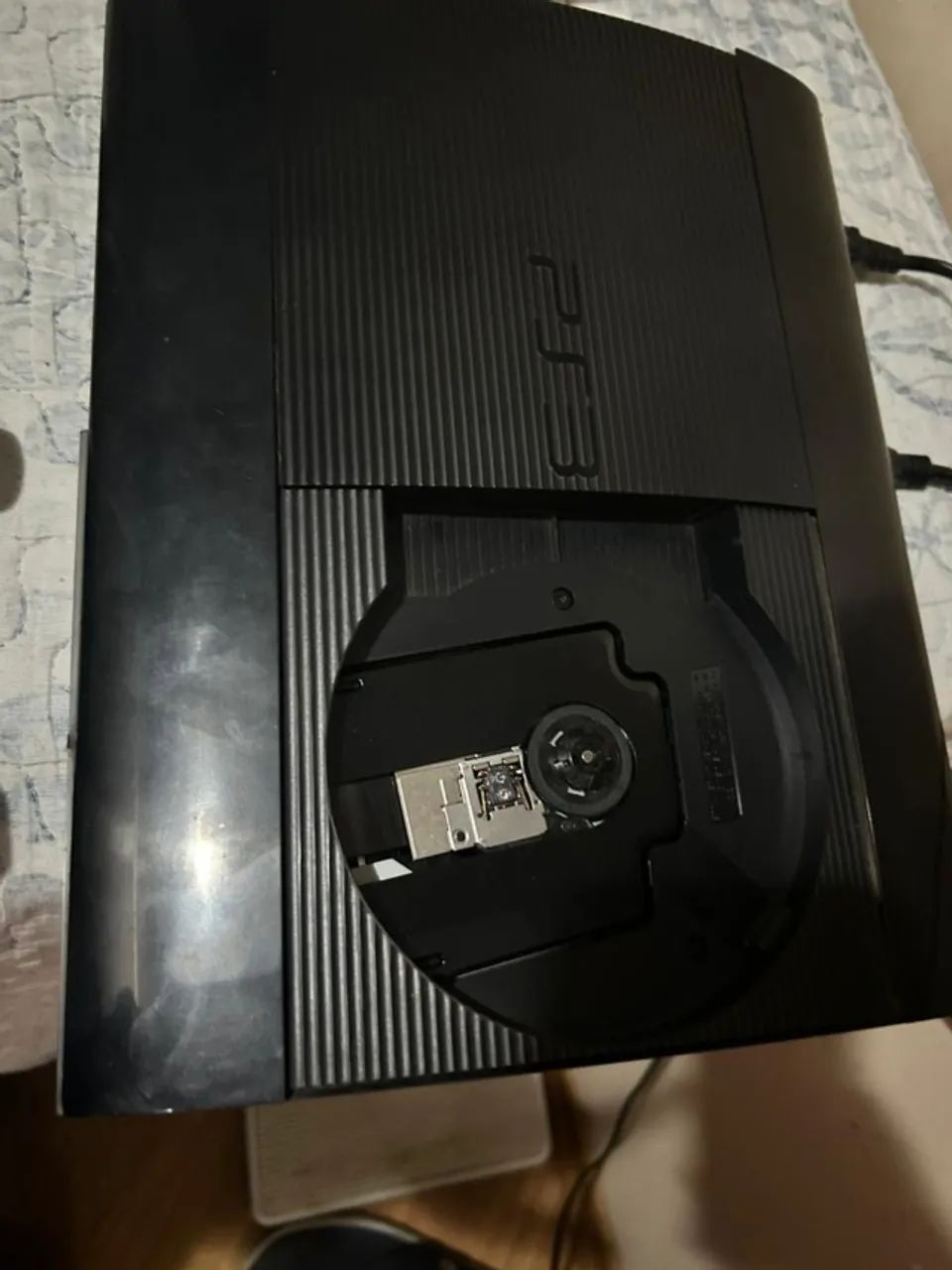 PlayStation 3 Super Slim | 250GB | Desbloqueado + Jogos + Controles! - Foto 3