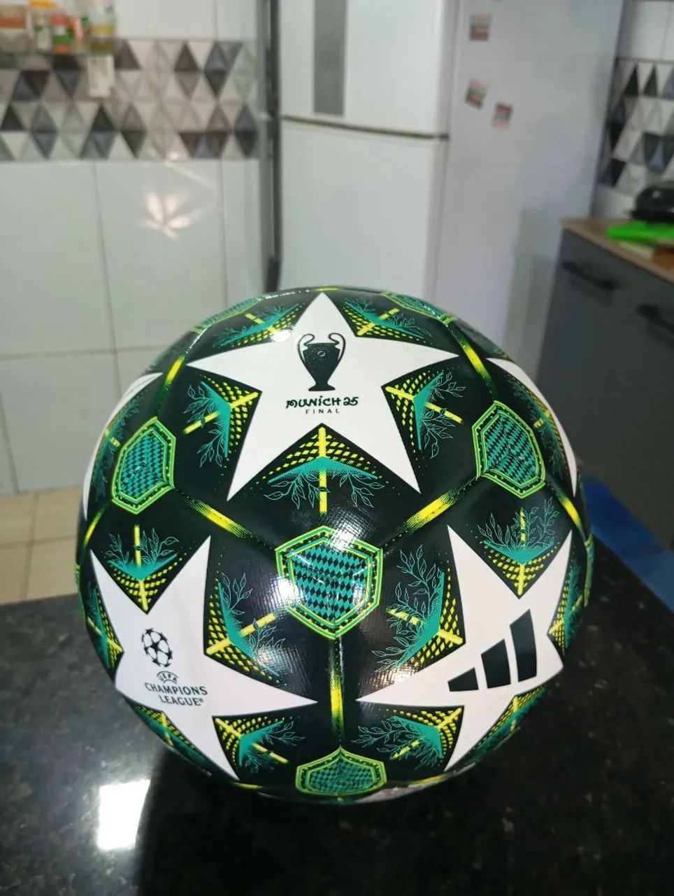 bola de futebol de Campo Adidas Champions league 