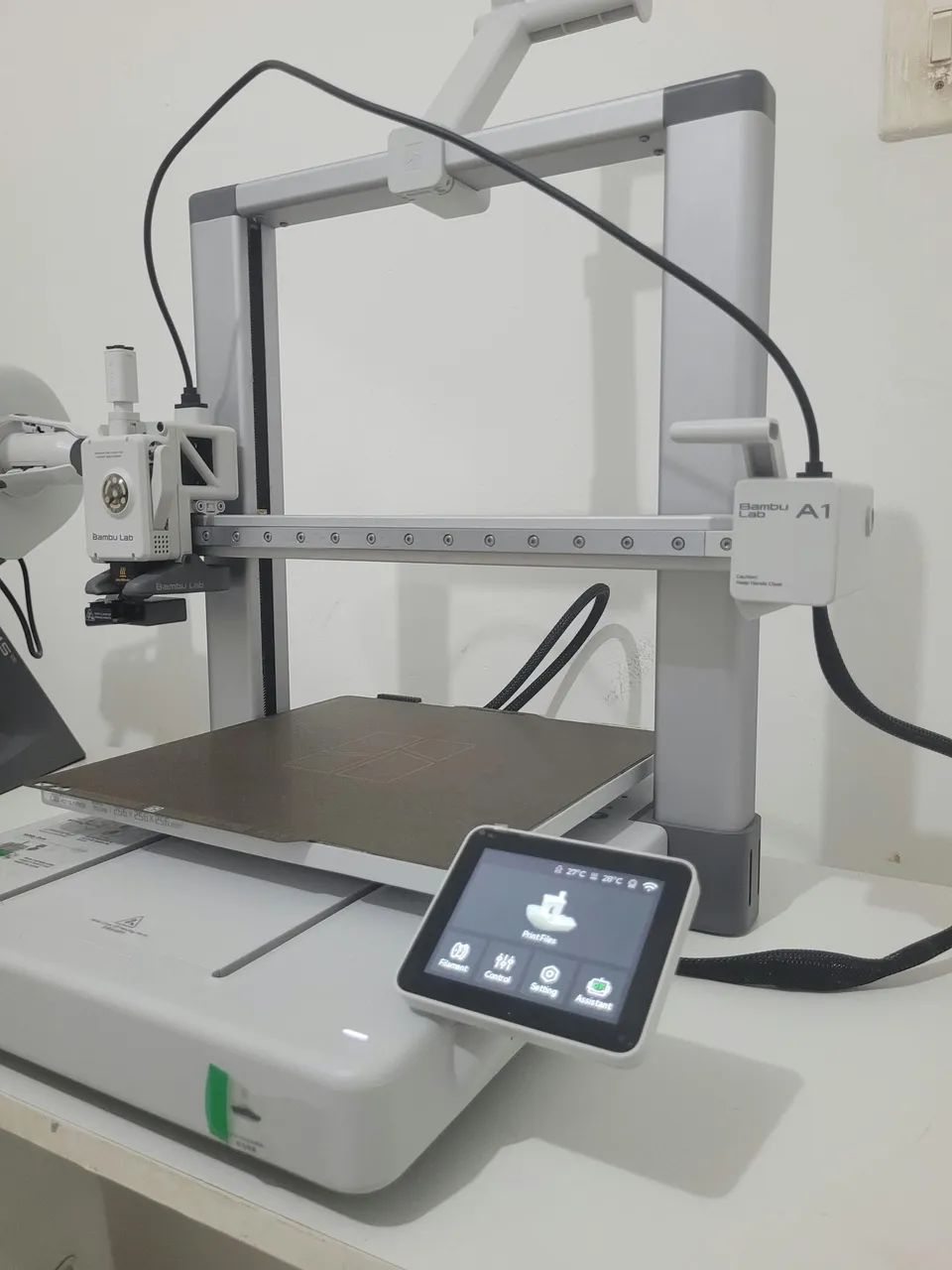 Máquina 3D Bambu A1 Combo AMS Lite com alguns filamentos  - Foto 2