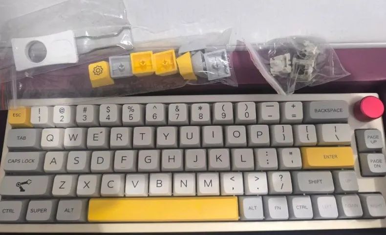 TECLADO MECÂNICO PREMIUM EPOMAKER TH66 (LAYOUT 65%) bluetooth. - Foto 4
