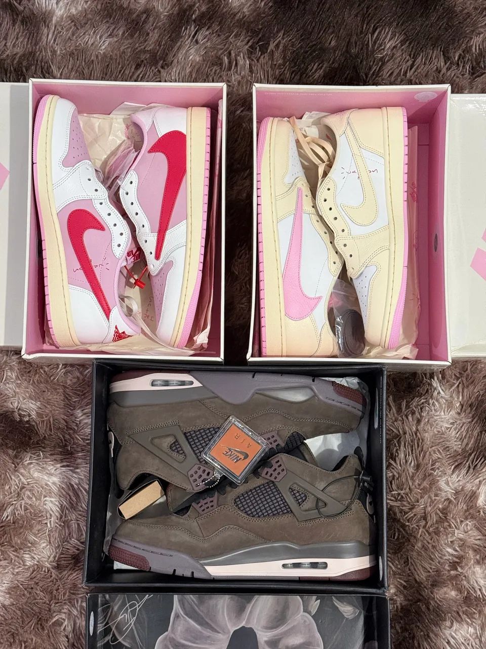 2x Jordan 1 Low & 1x Jordan 4