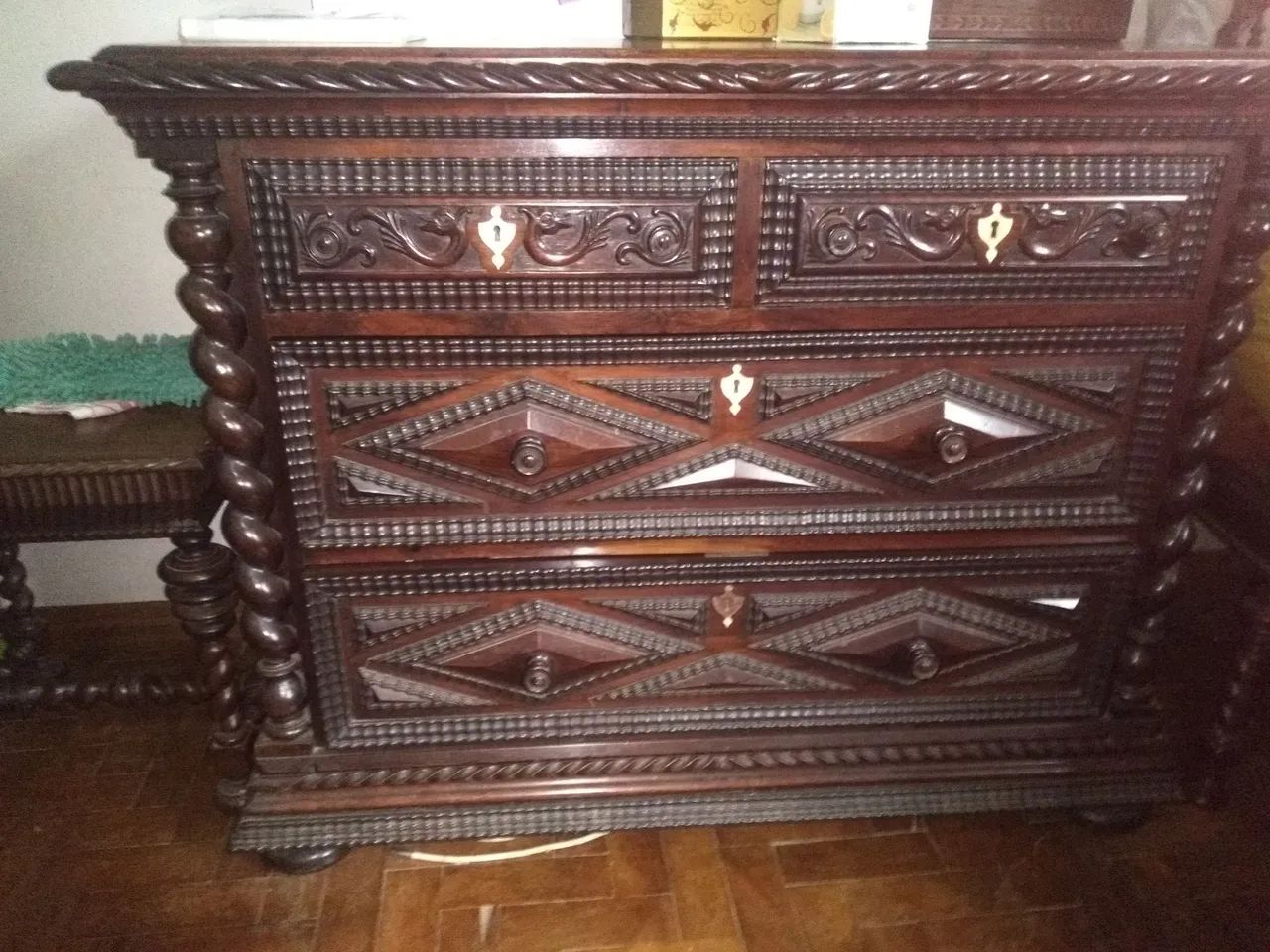 Conjunto de quarto estilo Manuelino - Foto 4