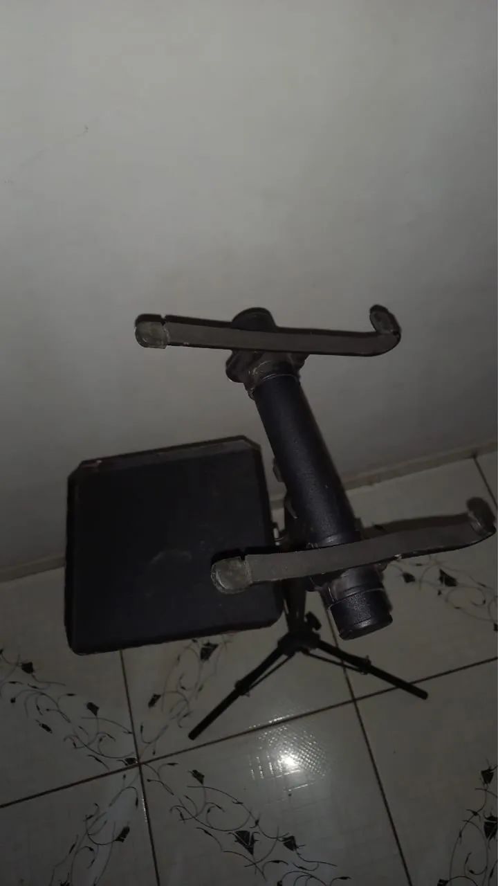 Suporte tripé emborrachado ajustável com bandeja p/ notebook, tablet, celular e outros - Foto 3