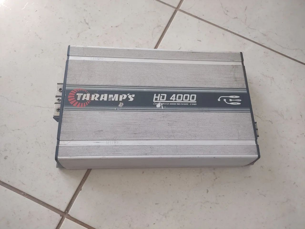 Potência digital Taramps HD 4000 de 2ohm 
