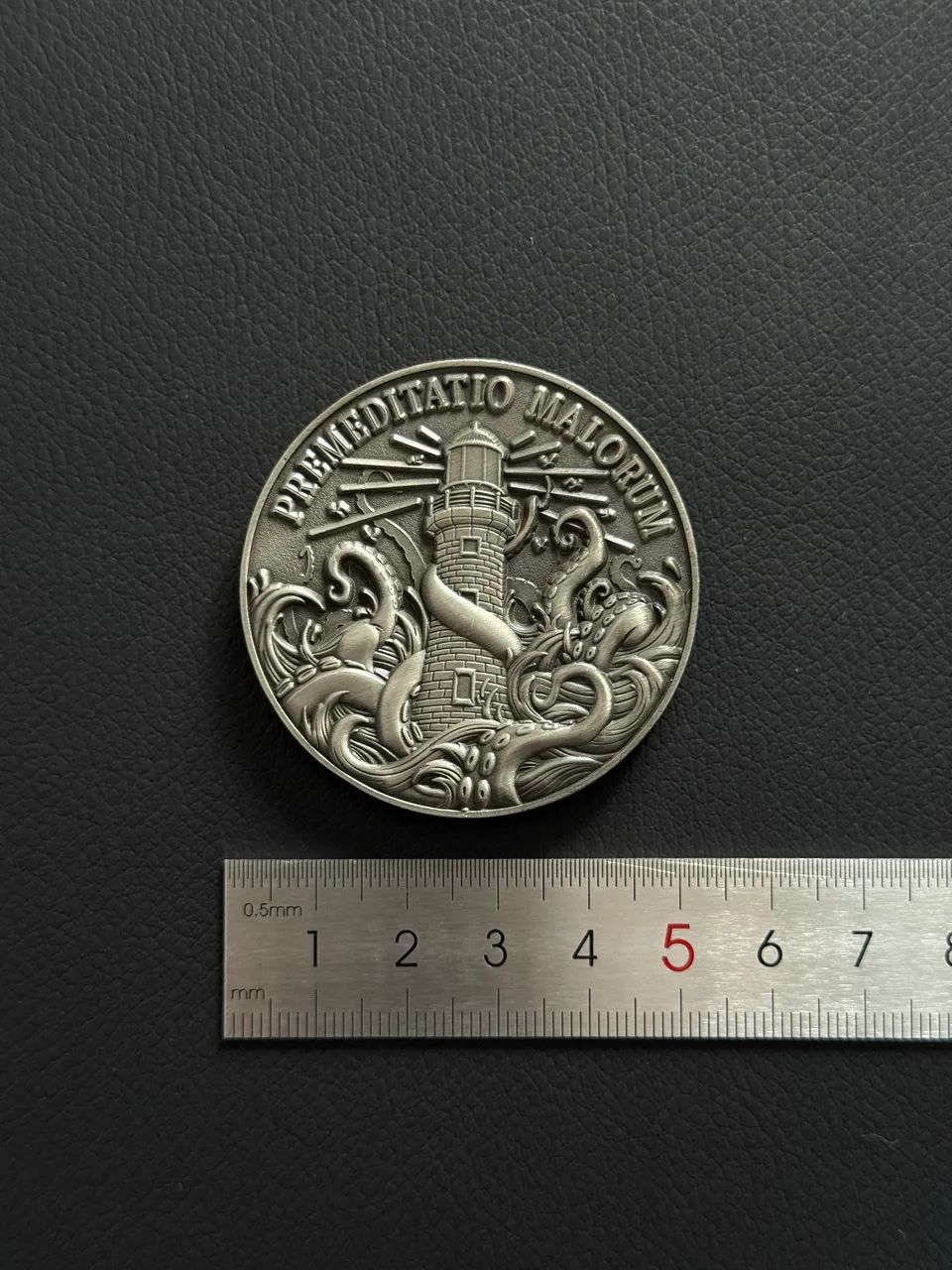 Moeda Challenge Coin Premeditatio Malorum Token.ac - Foto 5