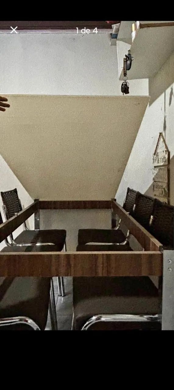 Mesa de vidro com 6 cadeiras 