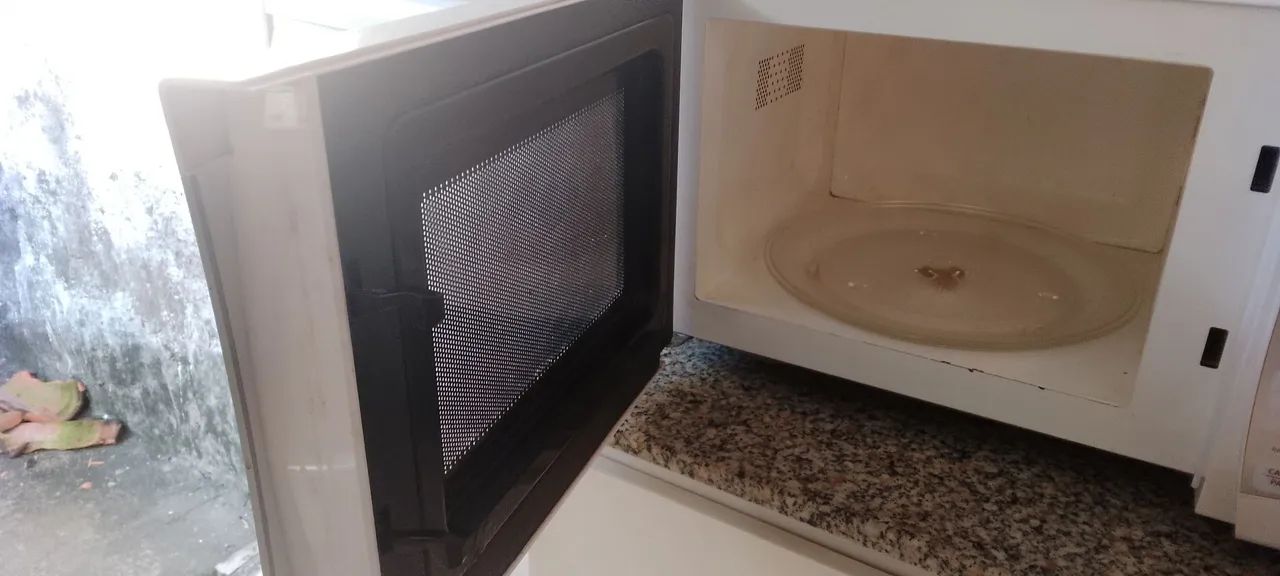 Microondas Eletrolux 23 lts - Foto 5
