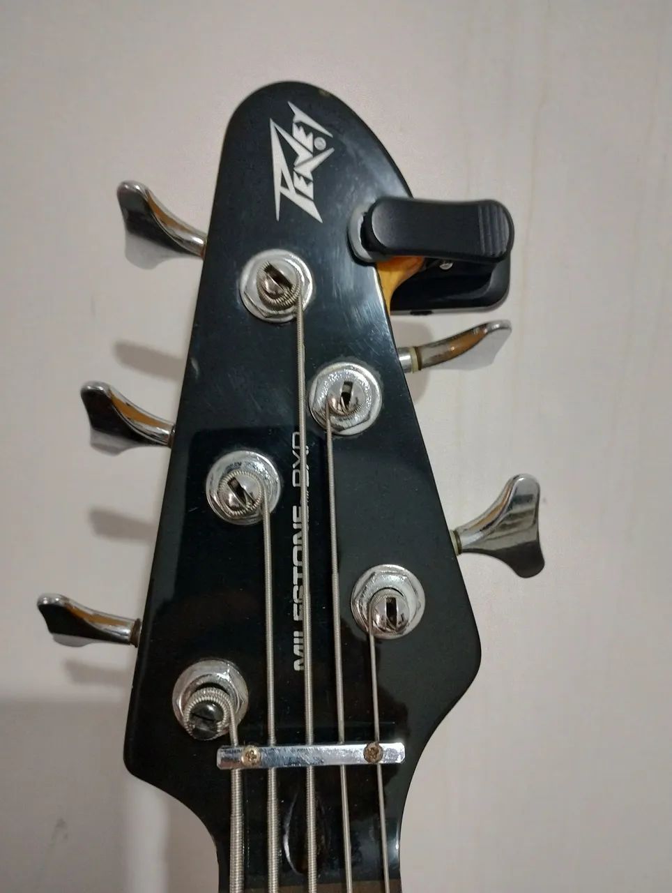 Baixo Peavey 5 c ( encordoamento Elixir) Obs; baixo passivo mas som monstruoso  - Foto 5